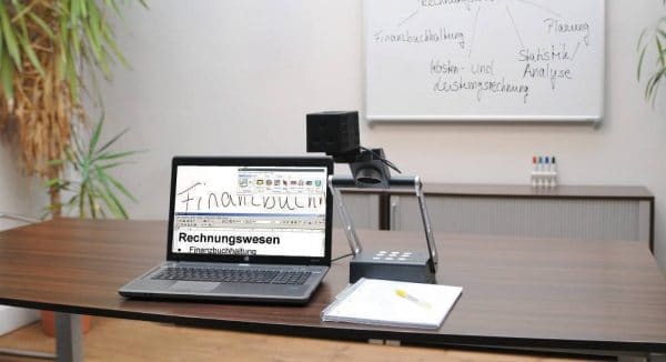 Topolino Smart connecté sur un PC en classe