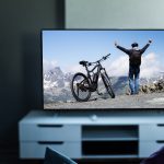 Grand écran télévision avec lunettes Max TV