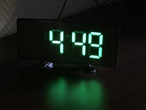 Horloge - réveil à gros chiffres vert pour séniors