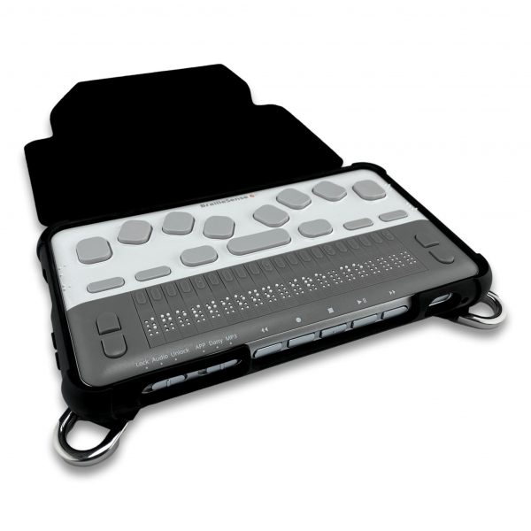 Le BrailleSense 6 mini dans sa housse ouverte