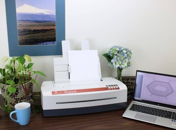 imprimante braille ROGUE sur un bureau